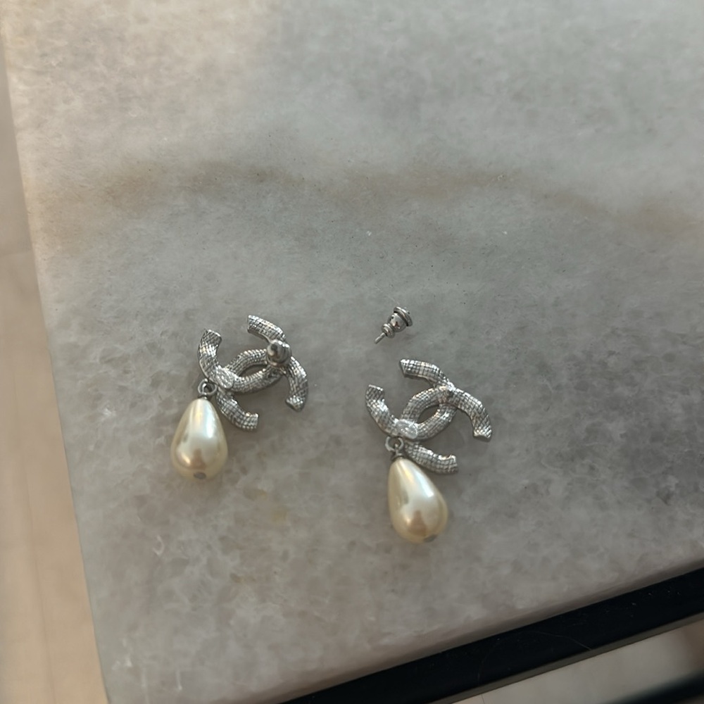 Chanel earrings - Picture 4 of 4